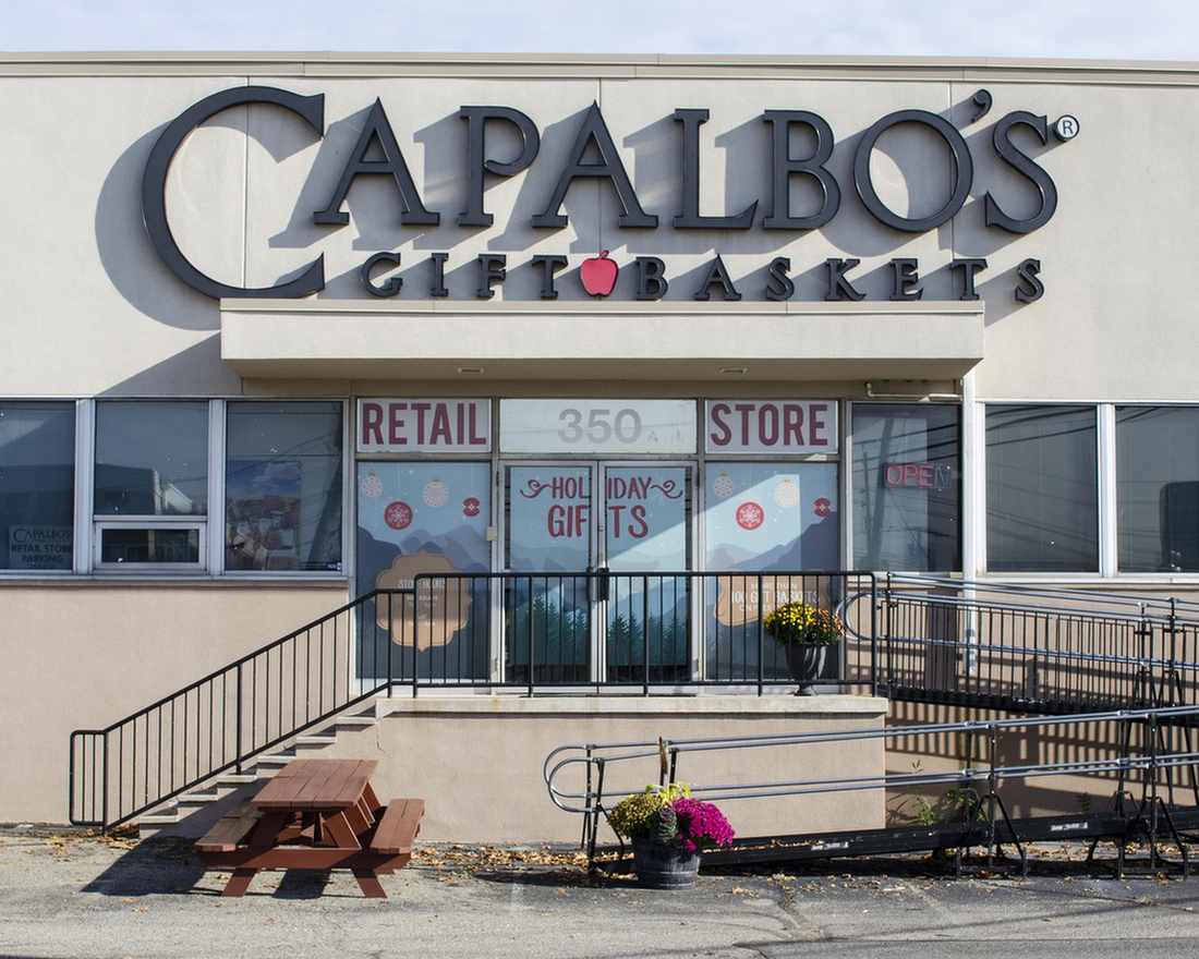 Capalbos store